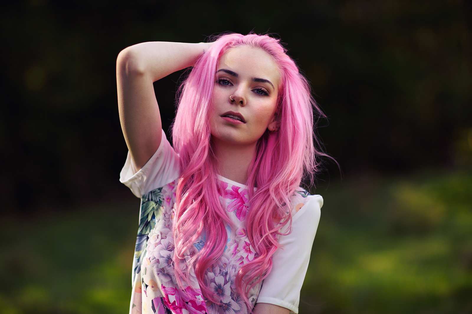 Картинки розовых девушек. Вика Блисс с розовыми волосами. Дайана Кранк с цветными волосами.