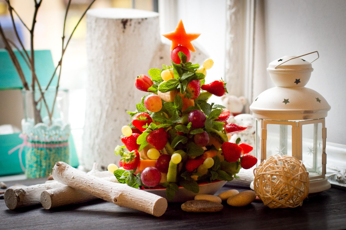 Фрукты нового года. Новогодняя еда. Новогодний декор из фруктов. Елка из фруктов. Новогодний стол.