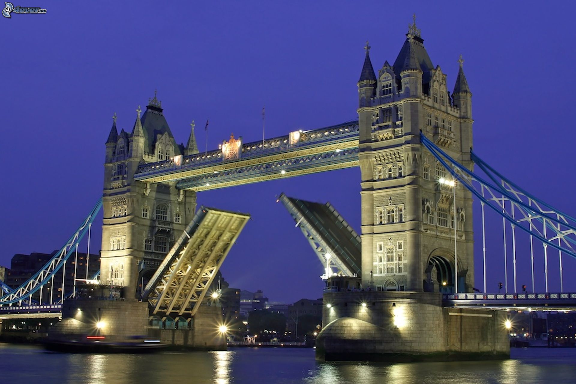 Тауэрский мост лондон. Тауэрский мост достопримечательности Лондона. Тауэр бридж в Лондоне. Тауэрский мост (г. Лондон). Тауэрский мост разводится.