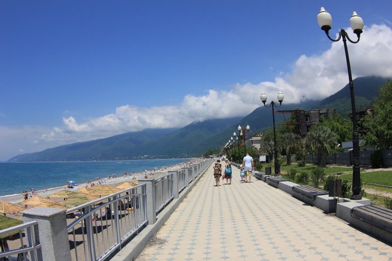 Отдых в Гаграх 2019: цены, проживание, море, отзывы туристов