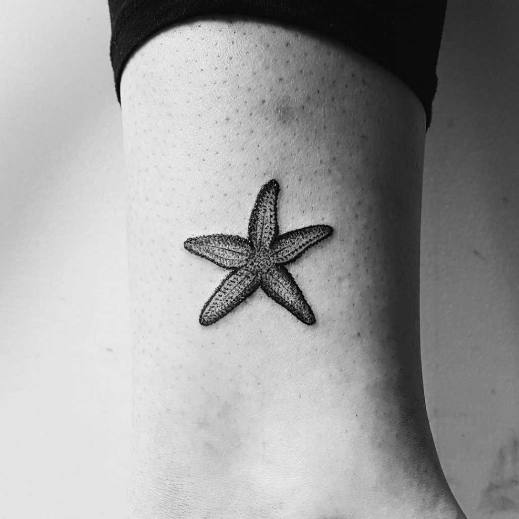 Эскизы татуировки звезда.