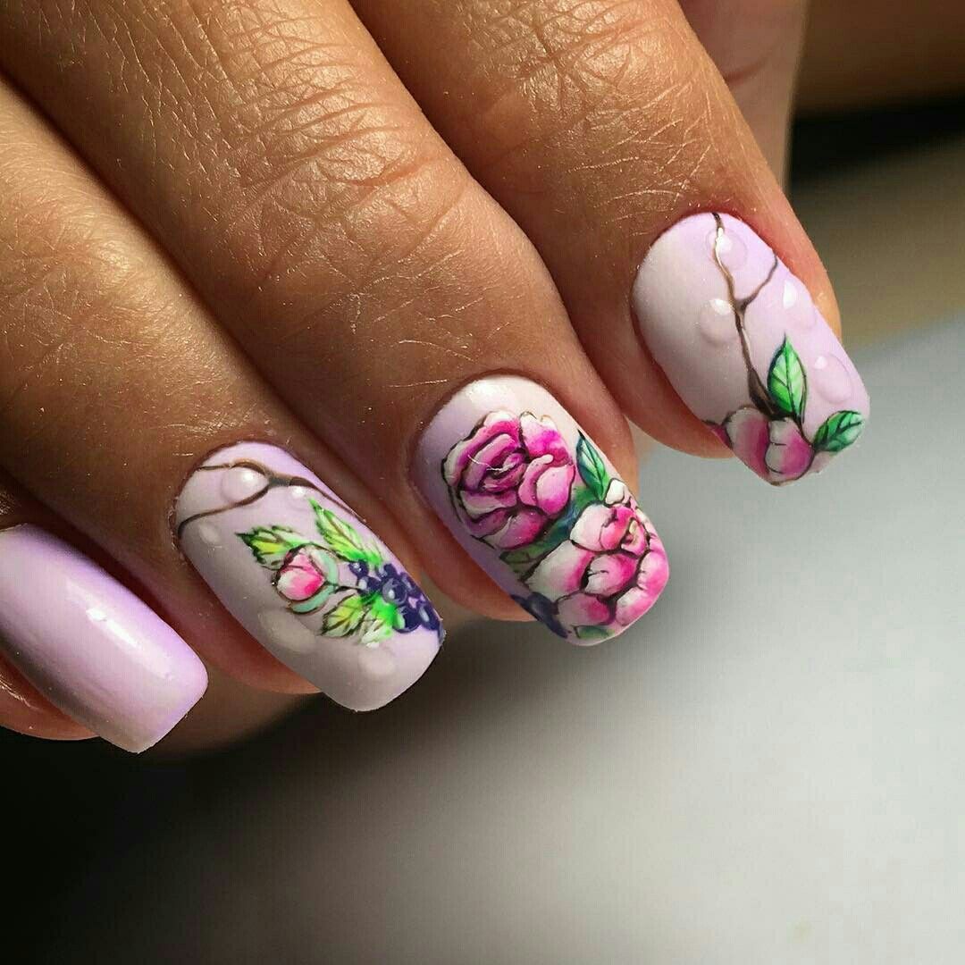 Дизайн ногтей с цветочками. Цветы на ногтях. Маникюр с цветами. Маникюр с веточкой. Ногти с цветочками.
