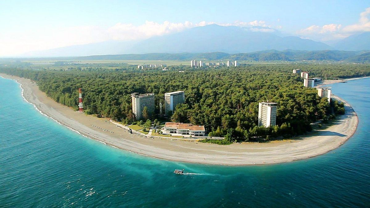 курорты абхазии с песчаным пляжем