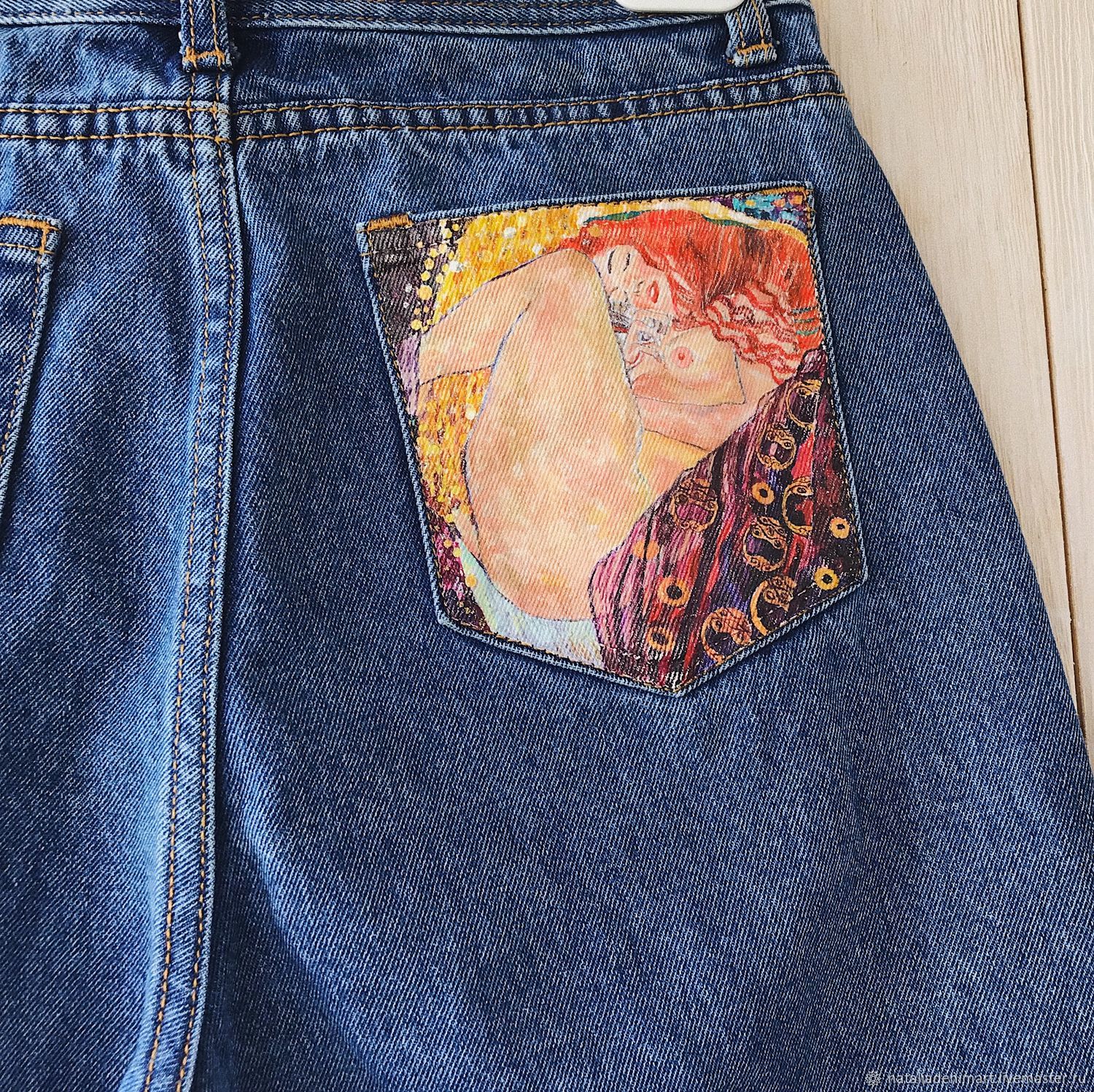 Карман джинсов рисунок. Расписные джинсы. Рисунки на джинсах. Роспись по джинсам. Джинсы Расписанные акрилом.